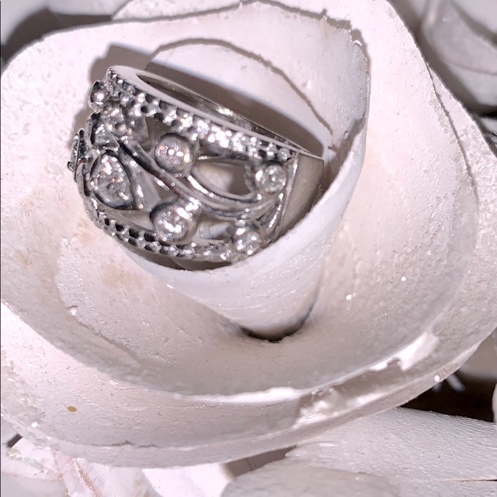 Diamond and white gold rococo band ring